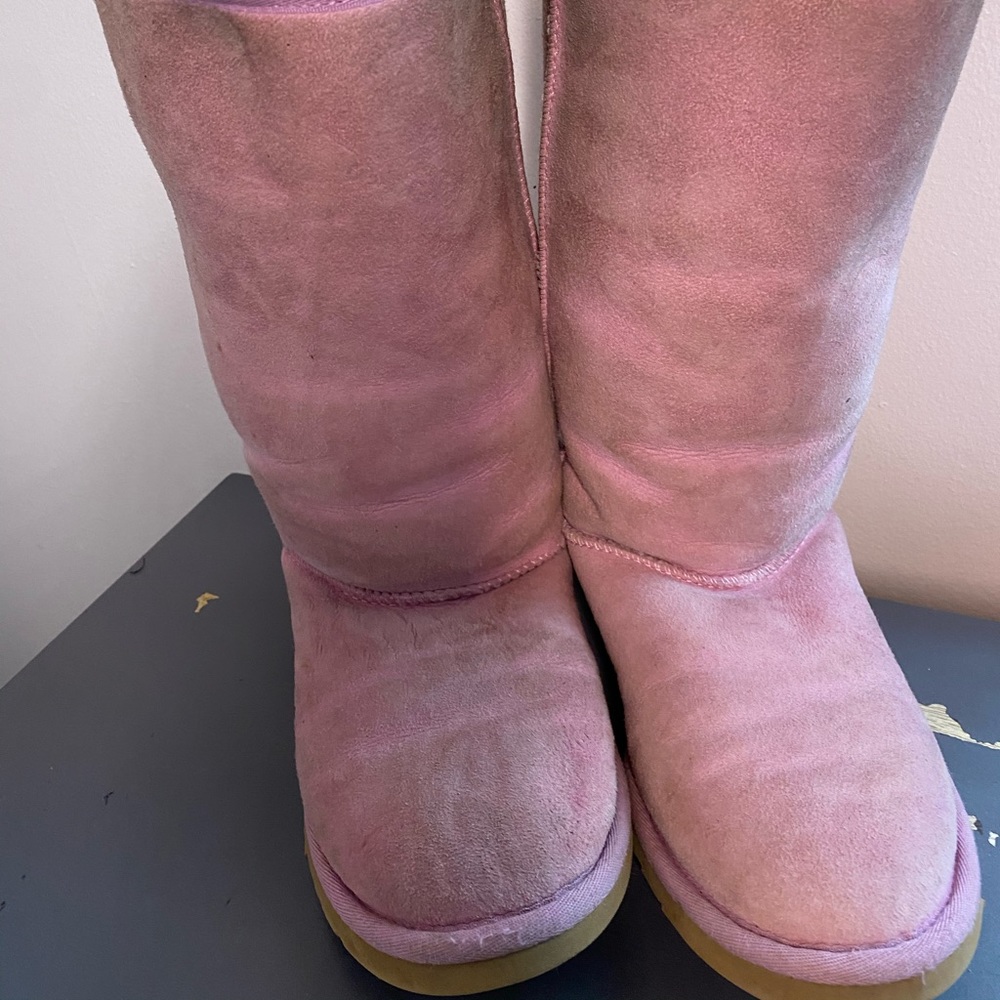 Light pink UGG